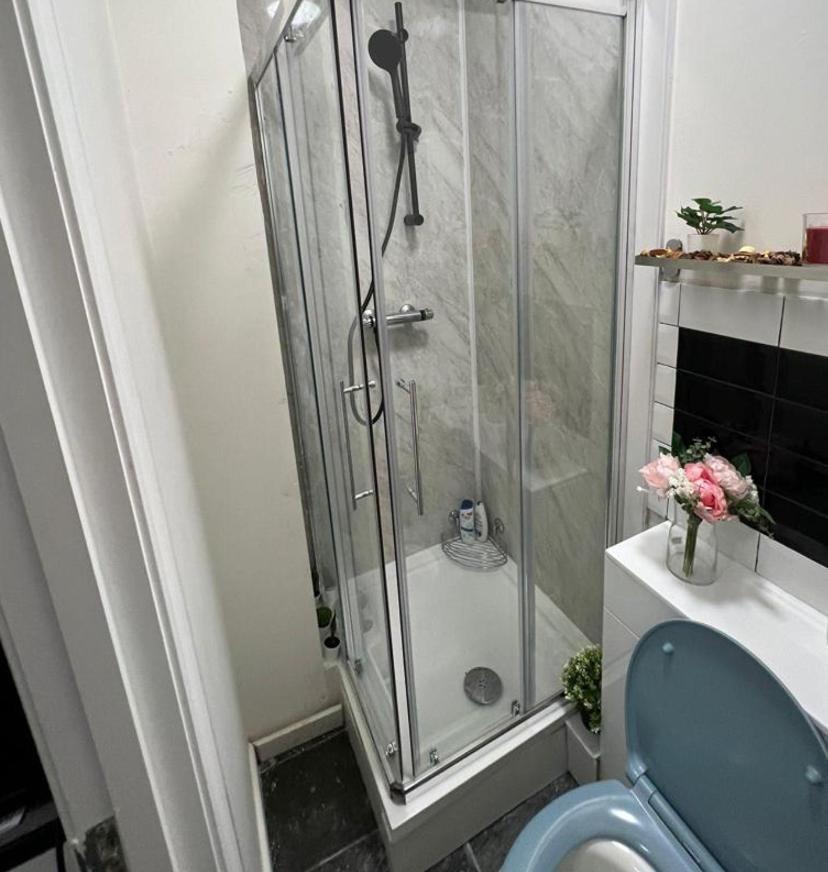 Lovely Apartment Close To Acton Central Station London Exteriör bild